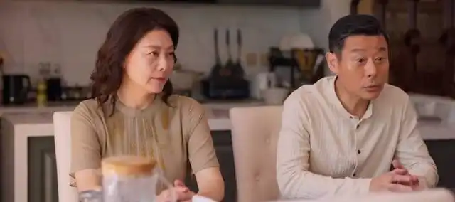 电视剧小日子两妈斗法小夫妻遭殃,蜗居五十平米摆一家之主的谱
