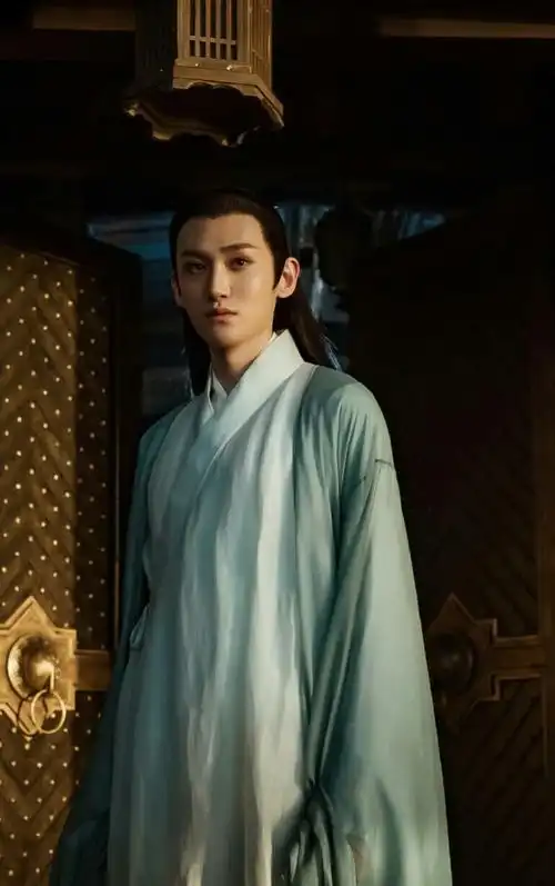 有人说他一脸苦相,但没几个男明星能有他的气质
