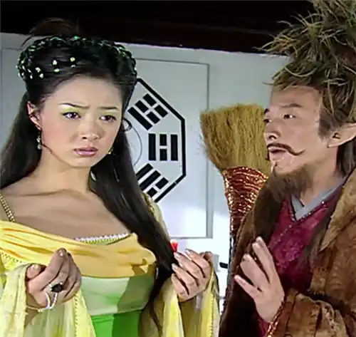欢天喜地七仙女绿儿灵石可真多,才出场几集换了好几块灵石
