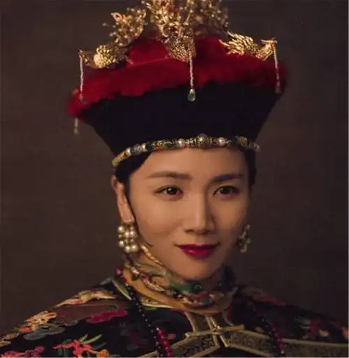 此女13岁嫁给乾隆,一生无宠却活了92年,没想到竟成了后宫大赢家
