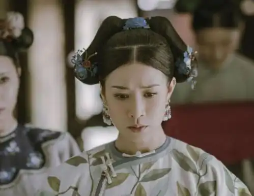 于正新剧好评满满,女主威武霸气不再圣母白莲,但被指长得像青蛙