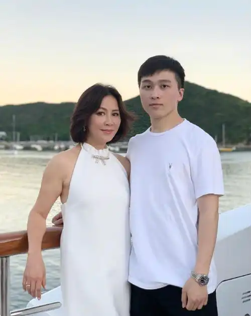 刘嘉玲再晒和侄子同框照,侄子出镜率越来越高,动机值得怀疑