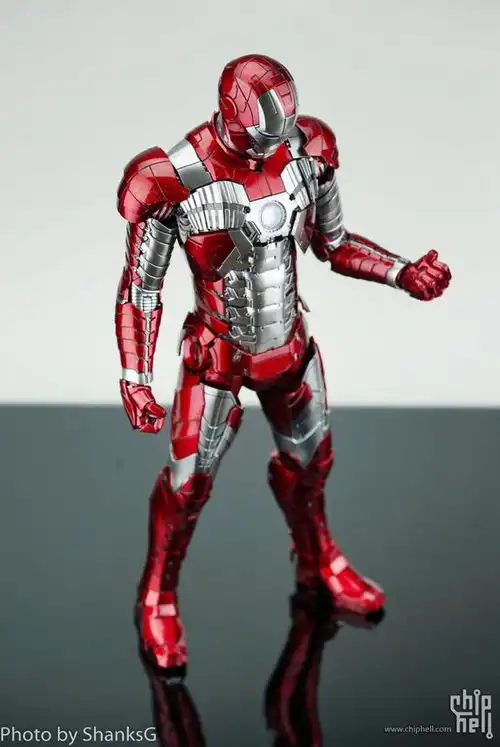 hottoys钢铁侠2钢铁侠markv16比例合金压铸
