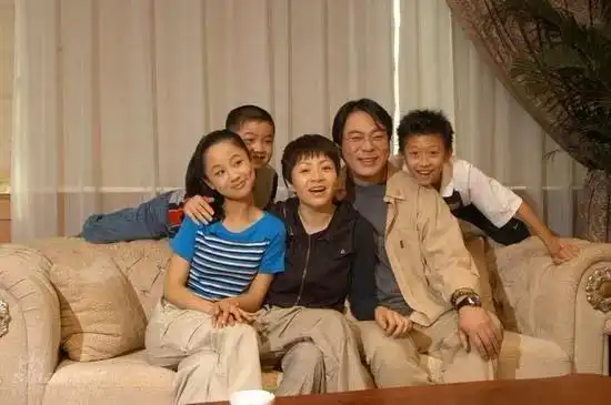 家有儿女再聚首,各人事业差距大,杨紫成流量小花,他没戏拍