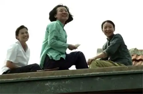 父母爱情关键时刻能帮忙的,也许就是你平时讨厌的邻居

