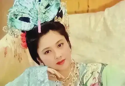 笑不活了,唐僧扮演者为女儿国国王送花,我却笑死在孙悟空评论区
