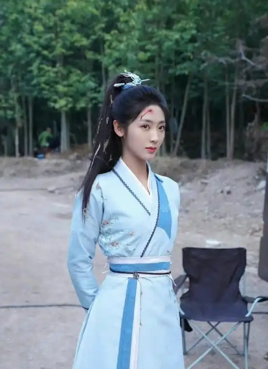 李一桐辞演后,武庚纪官宣女主是邢菲,和任嘉伦二搭有何惊喜