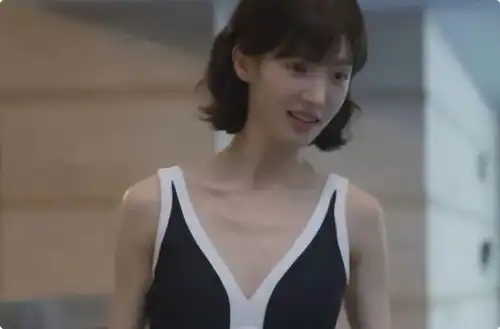 上海这一夜,31岁娜扎用珠圆玉润的身材,给白幼瘦女星上了一课
