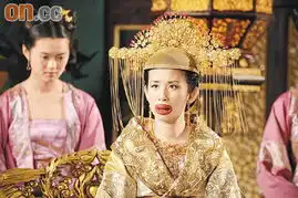 吴君如拍新片不惜形象厚唇娘娘造型爆笑
