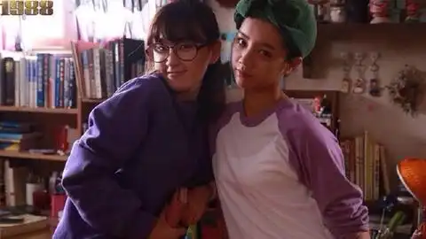 请回答1988像极了你带女朋友过年回家,亲热时被家长看到的样子
