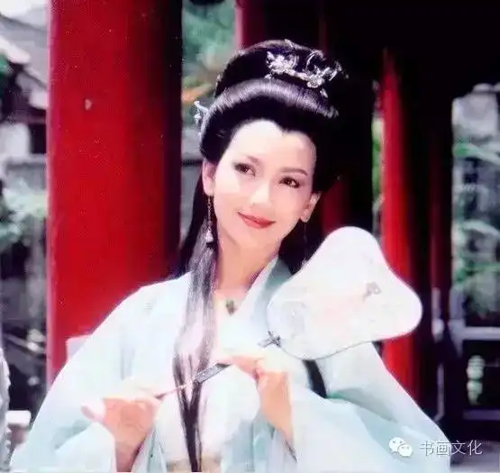 团扇,摇曳的不止是风流,还有诗情画意
