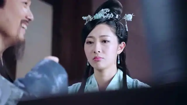 双世宠妃2确认过眼神曲盼儿是亲生的而曲檀儿,你肯定是捡来的
