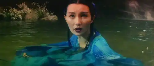 三分薄凉三分讥笑四分漫不经心
