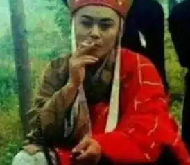 演员们不拍戏时的真实模样,让人无法直视,承包我一年的笑点
