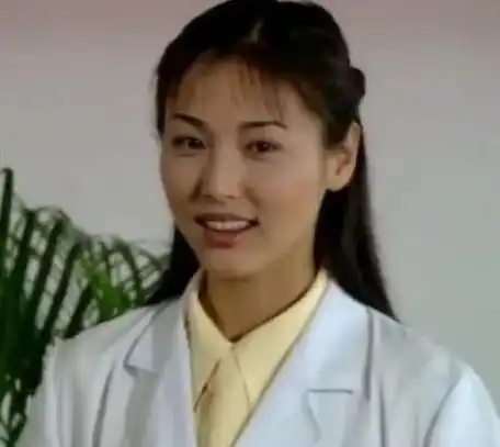 粉红女郎男人婆,父母爱情演梅婷姐姐,50岁坦然演婆婆
