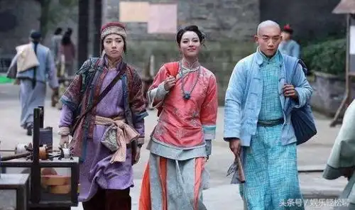 郑恺挑战李连杰演黄飞鸿十三姨剧照辣眼睛,网友求放过经典
