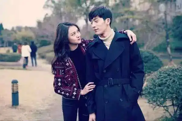大s说不知道汪小菲的前任是谁,谈恋爱时该不该讨论前任
