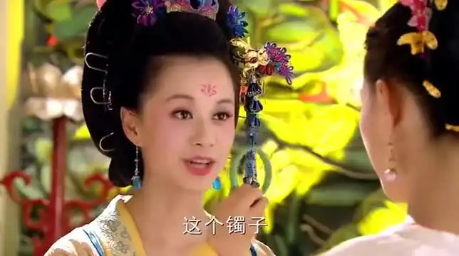 梦回唐朝萧淑妃打武媚娘,正准备用脚踩她,刚好就被皇上撞见
