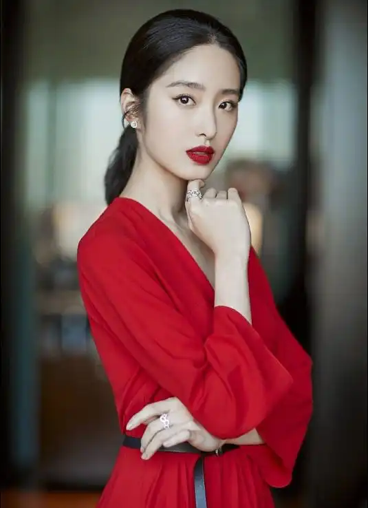 杨采钰caiyuyang图片
