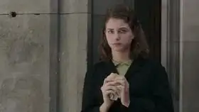 hbo王炸神剧我的天才女友尼诺莱农再次重逢,尼诺超帅登场
