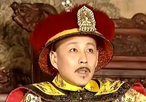 康熙下棋输给侍卫,10天后发现侍卫遗体,康熙说出8字成千古名言
