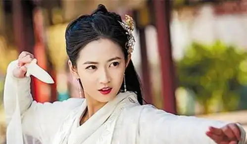 最美赵敏晒最新辣照,年近半百却宛如少女,堪称冻龄女神
