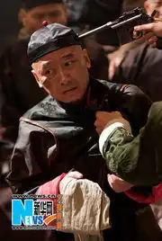 让子弹飞胡军毁容造型曝光烂面吓人
