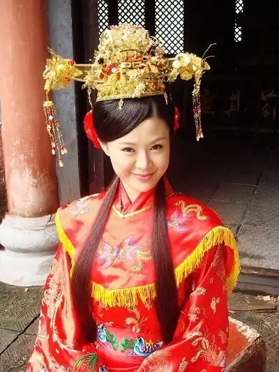 传统婚礼与凤冠霞帔的相册
