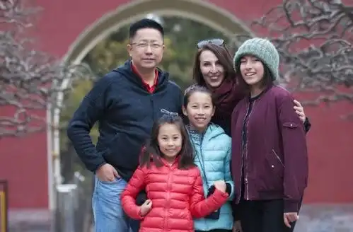 疯狂英语李阳叕家暴女儿了国外的家暴者会得到怎样的惩罚
