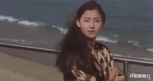 当年张柏芝霸气怒怼媒体你们一边看我照片,一边骂我,好意思
