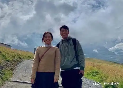 爱的迫降剧照步入婚姻殿堂