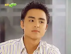 他是霸道总裁鼻祖,至今仍然相信偶像剧
