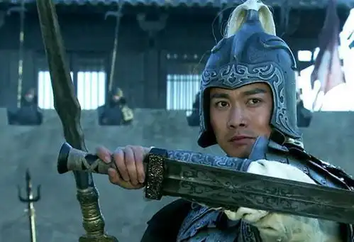 三国演义赵云武艺堪比吕布,他儿子是犬子你看赵云平时做了啥中
