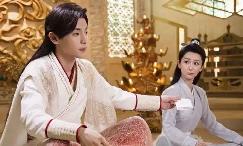 邓伦问为什么不去弄双眼皮,一句话笑翻众人
