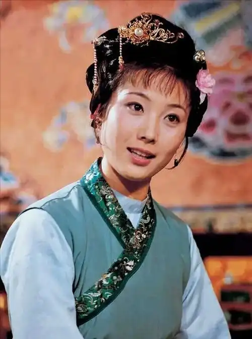 87版红楼梦10位丫鬟扮演者,才情美貌不输钗黛,她们如今怎么样
