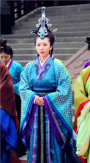 殷旭支持导演郑晓龙斥芈月传关系户话题
