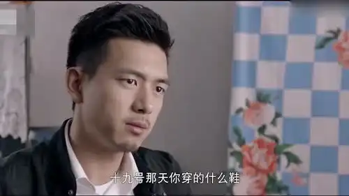 法医秦明再次尸检,猜测致命的伤痕是可能是由高跟鞋所致

