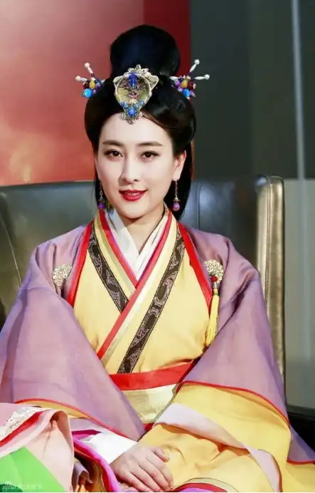 哈尔滨盛产美人,12位冰城女星,各个清丽出尘,甩白幼瘦几条街
