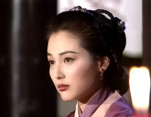 她出道27年不温不火,和经纪人结婚,如今49岁生活幸福
