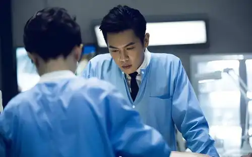 故事女护士在家中被杀,老公回家说了一句话,让警察成功破案
