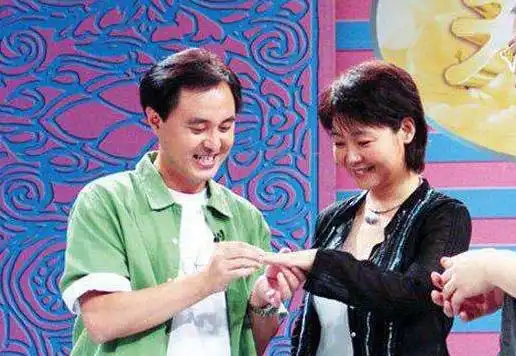 国家一级演员萨日娜,被丈夫258元钱娶回家,如今过的幸福吗