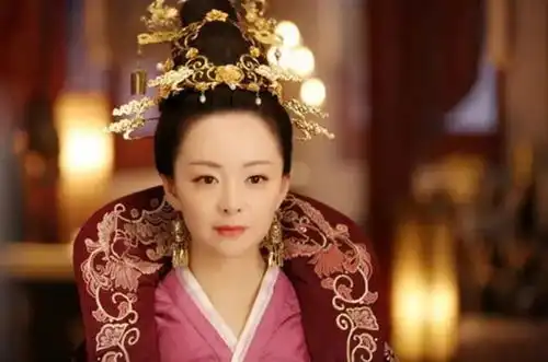 妹妹出嫁却撑不起嫁衣,父母让你那丑姐姐试试,一试就成了皇后
