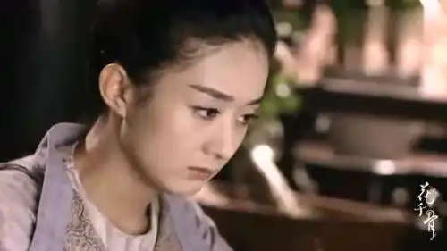 小骨留下一封信就走,男子看到后说无论你走到哪里,我都会找到你
