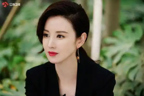 上游对话终于演好人了既当制片人又做演员的张萌双重身份对我来说其实互为休息
