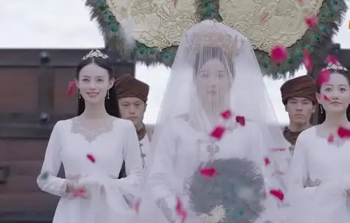 斛珠夫人的她曾参演如懿传,我是通过声音认出来的
