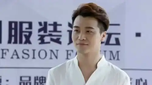 你和我的倾城时光兵哥哥出场霸气,感觉其他两位都是配角

