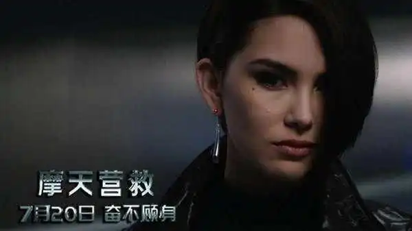 摩天营救正在热映,昆凌进军好莱坞,造型十分酷炫
