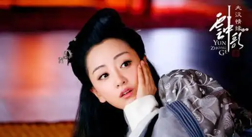 娱乐圈的专业户,朱一龙逢戏必吐血,胡歌哪部戏都自己养孩子
