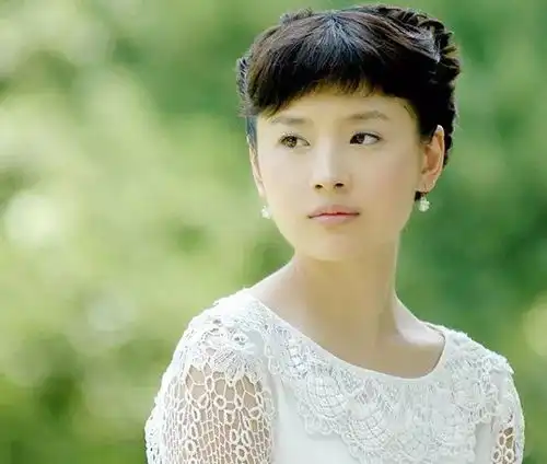 以谋女郎身份出道,因王大治事件变憔悴,今晒新剧照仍然美如仙女
