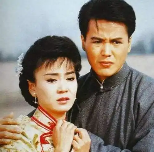 渣男林瑞阳,好好的家不要,非要抛妻弃子找张庭,现自作自受
